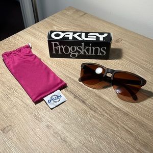 Oakley Frogskins Lite